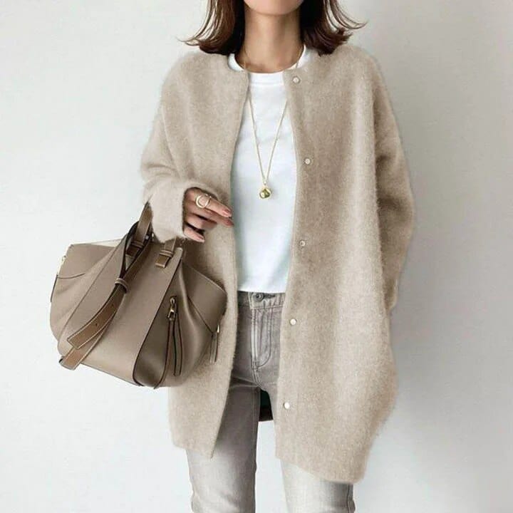 Vanna | Luxurious Buttoned Knit Cardigan