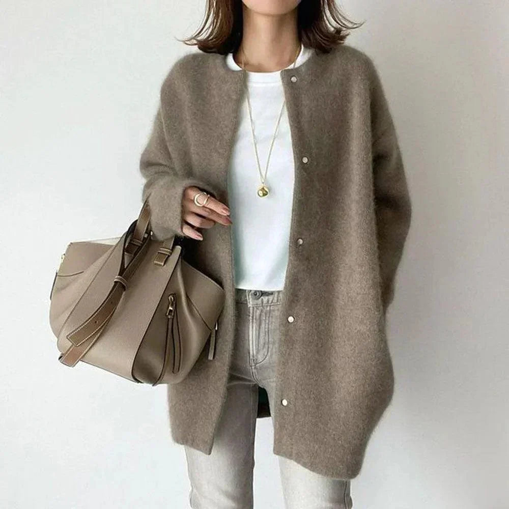 Vanna | Luxurious Buttoned Knit Cardigan